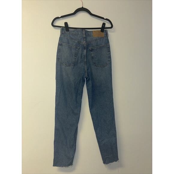 H&M Distressed Light Wash ankle cropped‎ Jeans Ripped Denim Casual Size 4 - Picture 5 of 7